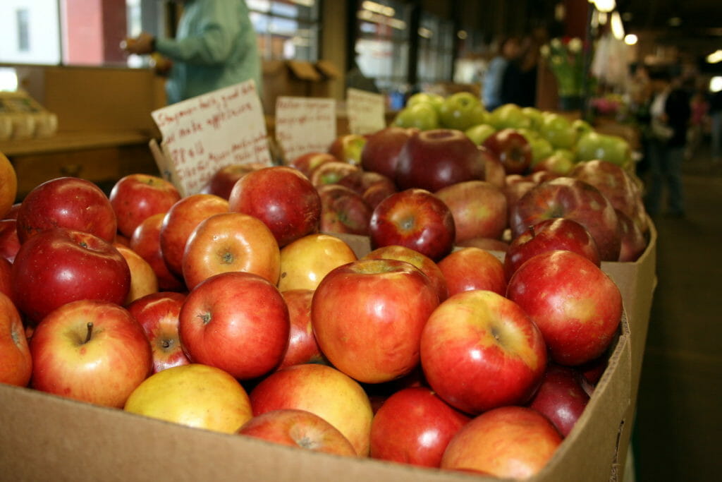 Market apples